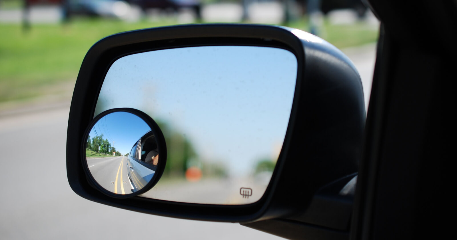 The Pros and Cons of Using Convex Mirrors in Your Car